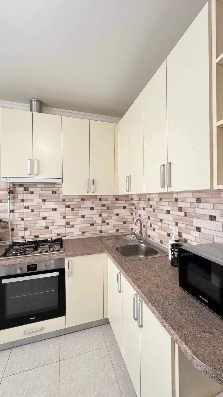 Продается 1-комнатная квартира 35 м², в кирпичном доме на
