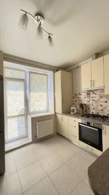 Продается 1-комнатная квартира 35 м², в кирпичном доме на