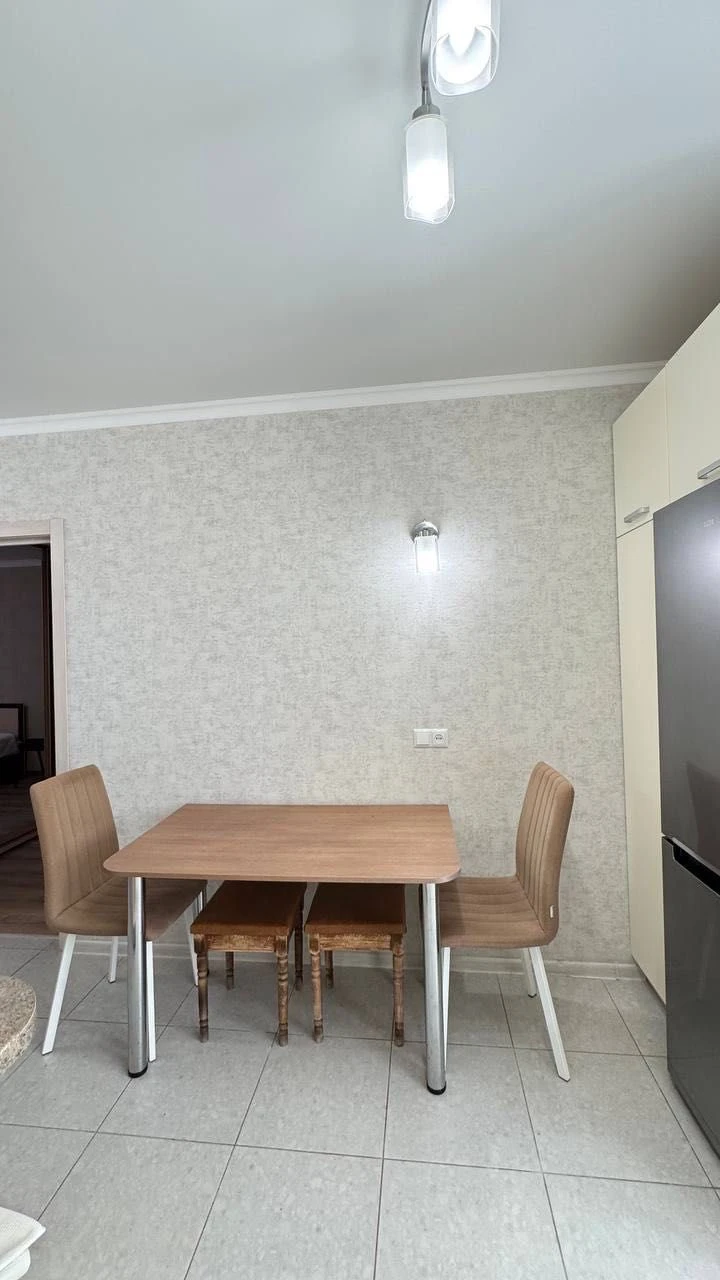 Продается 1-комнатная квартира 35 м², в кирпичном доме на