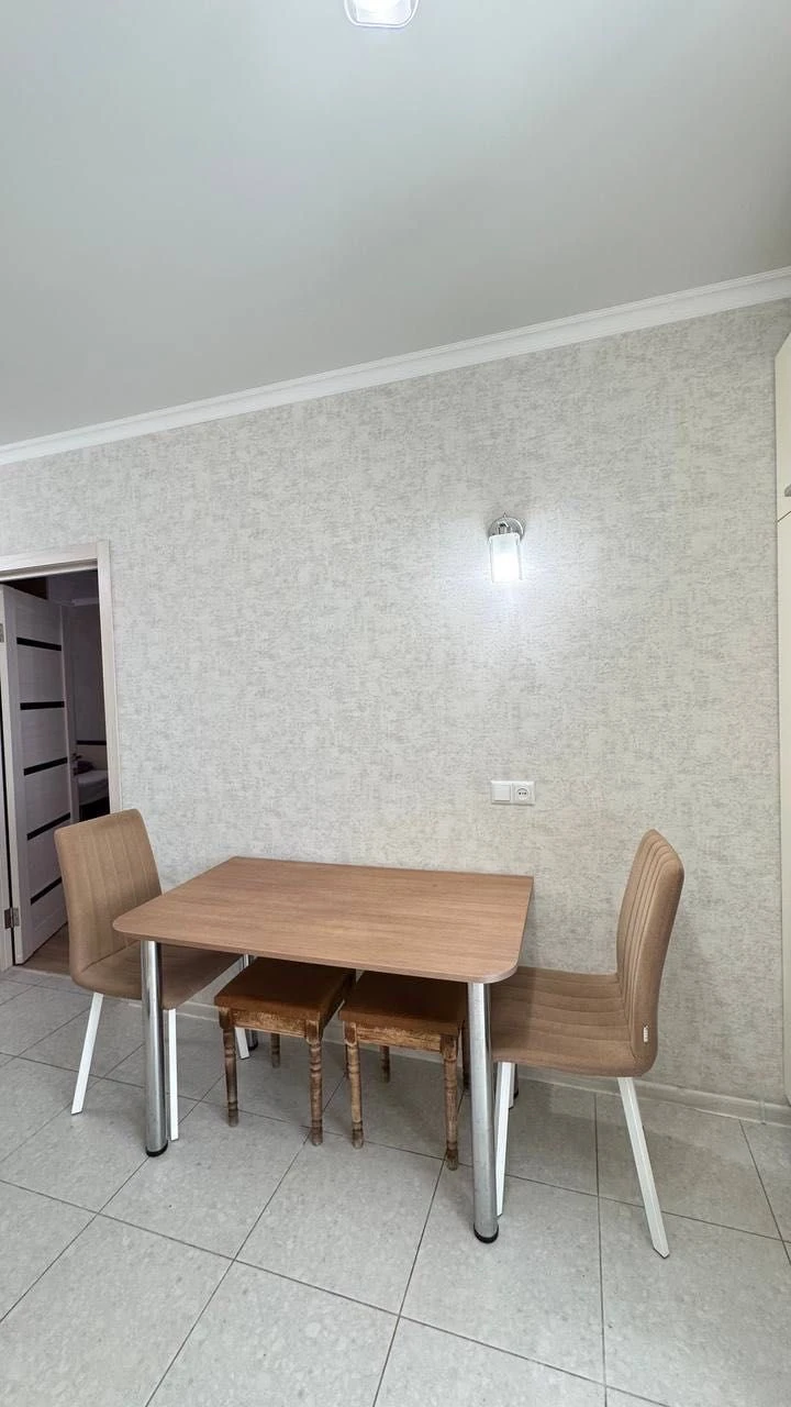 Продается 1-комнатная квартира 35 м², в кирпичном доме на