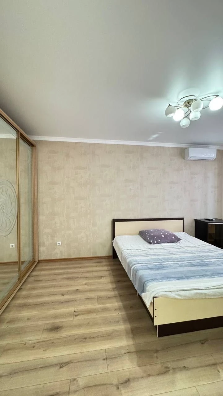 Продается 1-комнатная квартира 35 м², в кирпичном доме на
