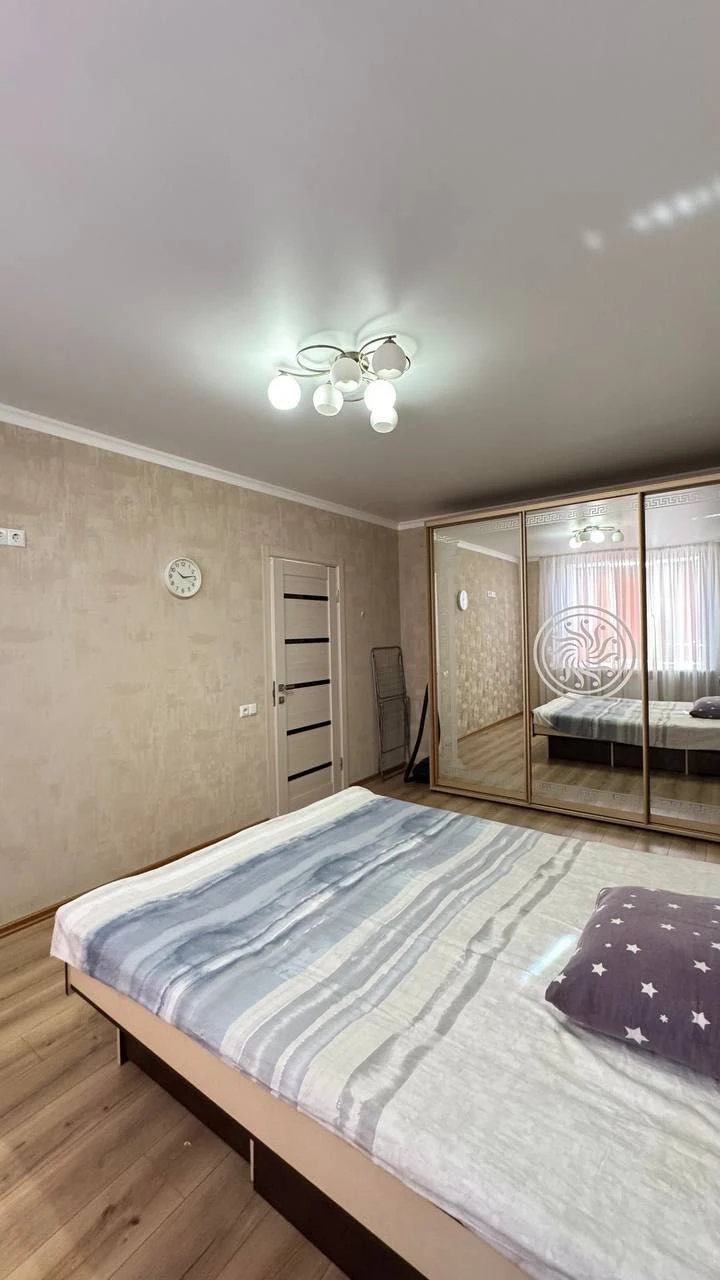 Продается 1-комнатная квартира 35 м², в кирпичном доме на
