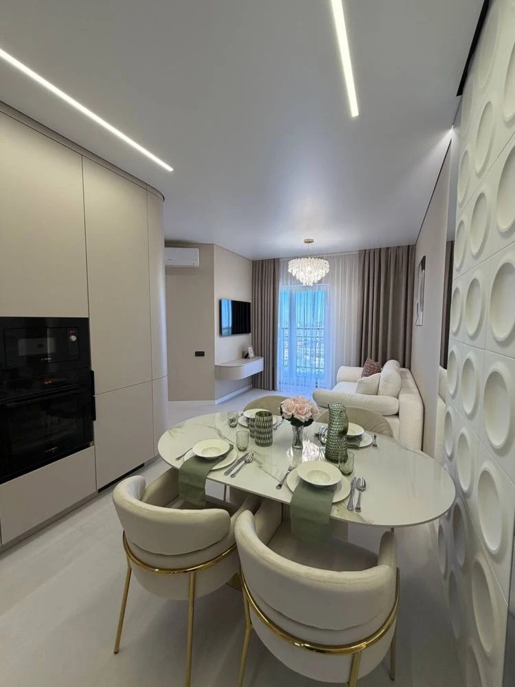 Продам 2-комнатную квартиру с ремонтом в KADORR City на Крас