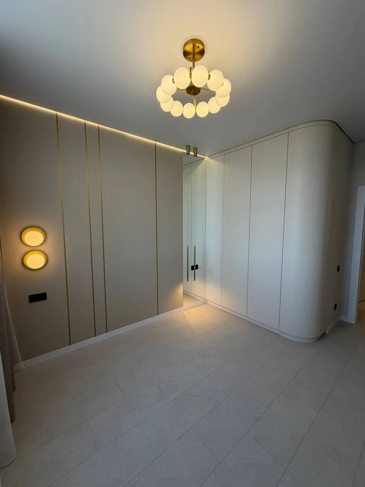 Продам 2-комнатную квартиру с ремонтом в KADORR City на Крас