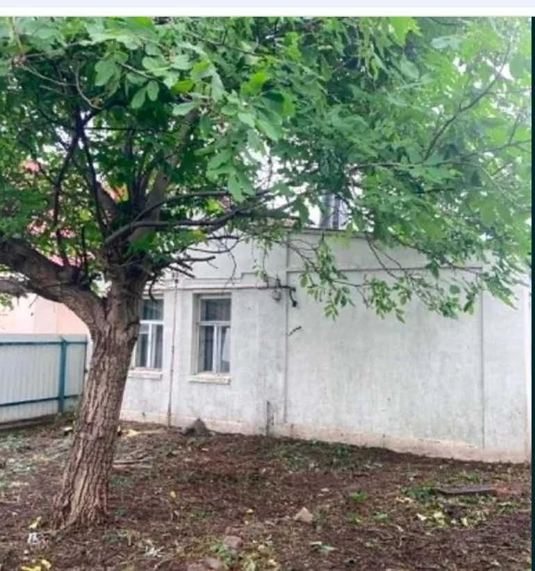 Продається будинок в Основянському районі, ділянка 4 сотки, газове опалення.