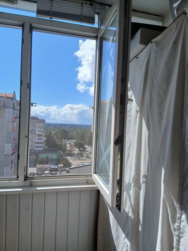 Продаю двухкомнатную по Товарищеской