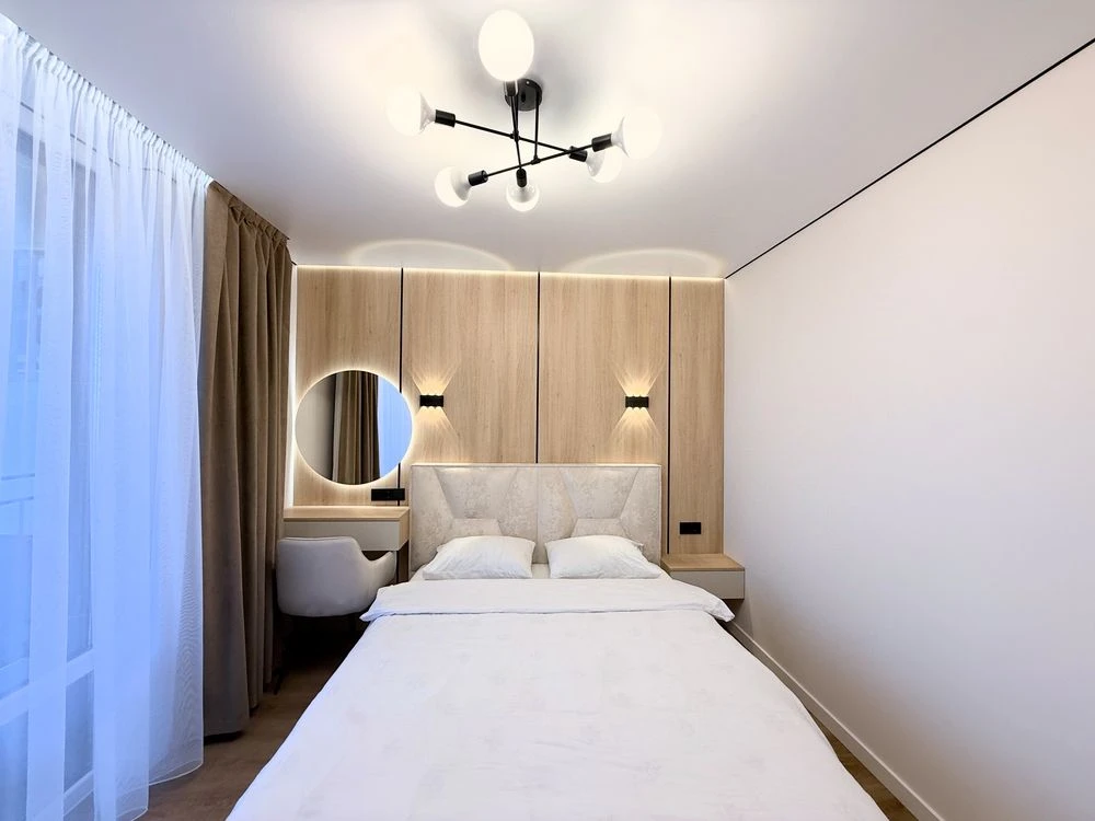Owner, Park Avenue, two-room apartment
