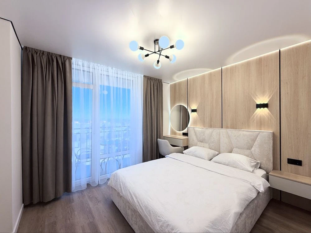 Owner, Park Avenue, two-room apartment