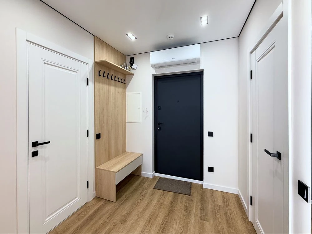 Owner, Park Avenue, two-room apartment