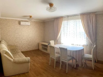 Apartment. Odesa, Melnytska St.