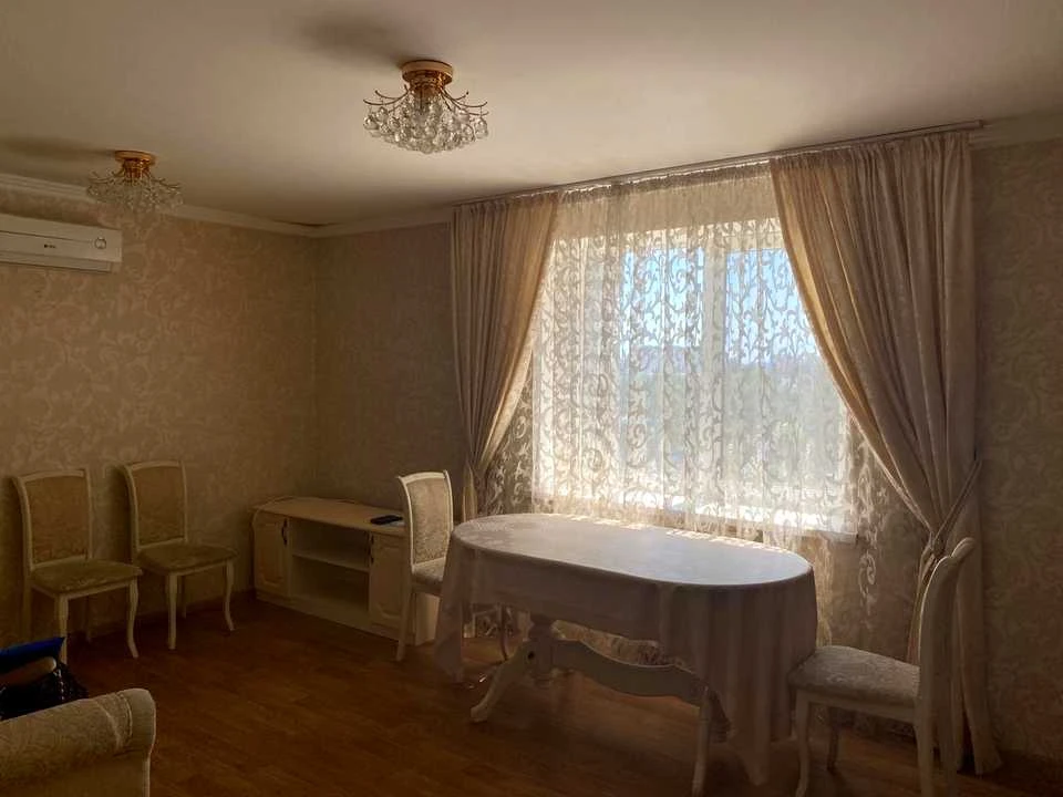 Apartment. Odesa, Melnytska St.