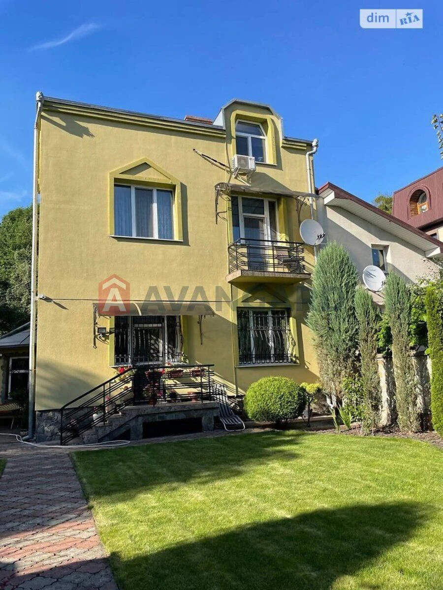 Продаж приватного будинку в Центрі Франківська