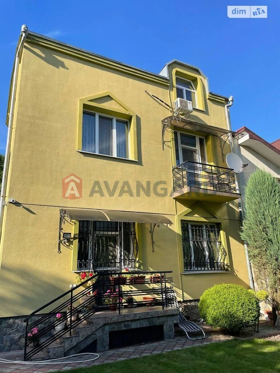 Продаж приватного будинку в Центрі Франківська