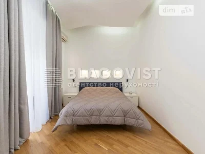 Sale of 4-room apartment 112.2 sq. m on Kruglouniversitytska Street