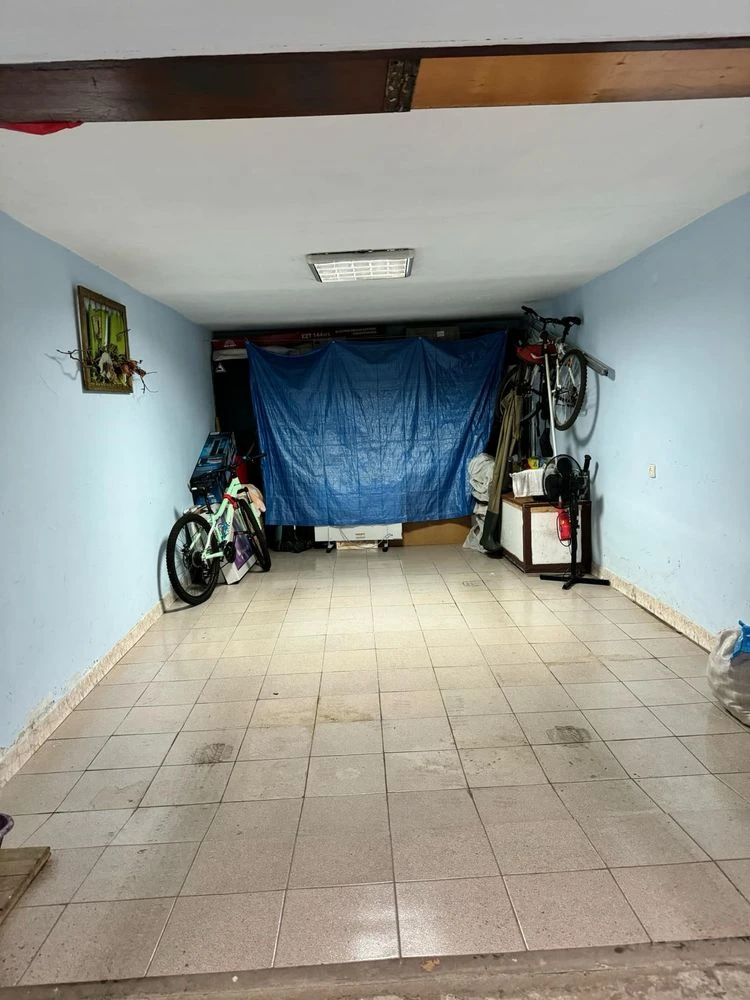 Гараж в житловому будинку