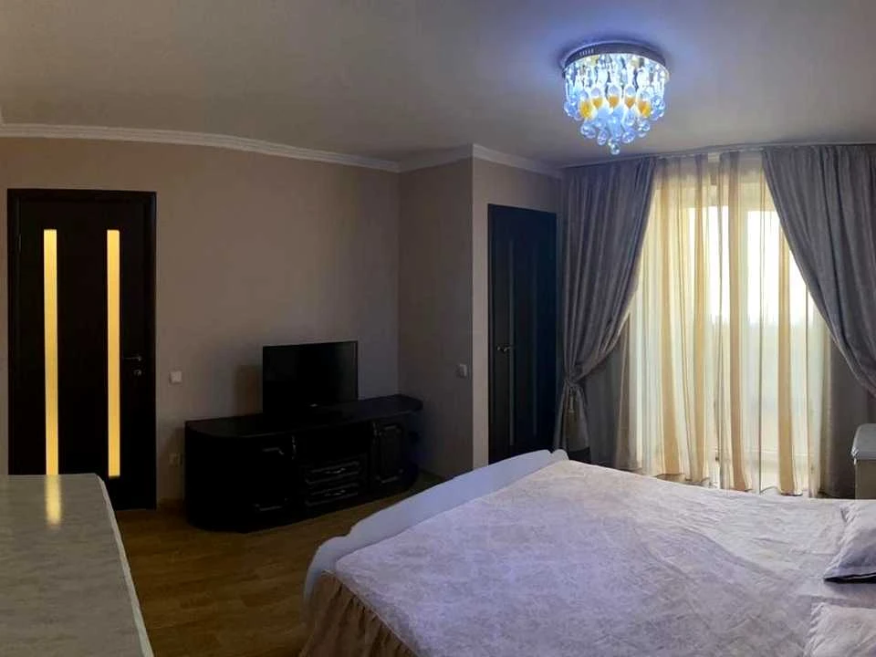 Apartment. Odesa, Melnytska St.