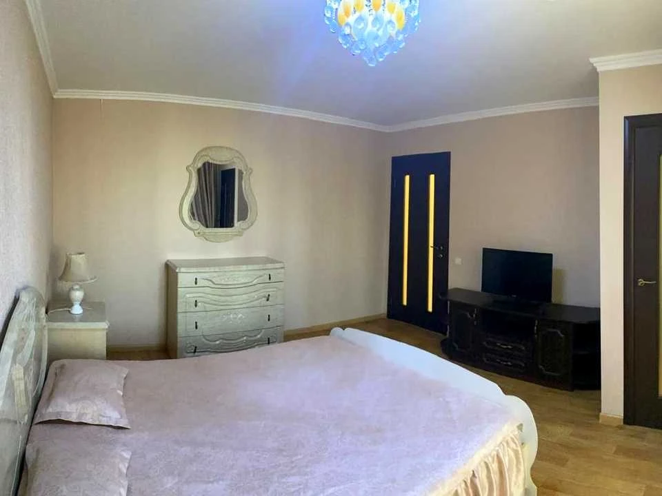 Apartment. Odesa, Melnytska St.