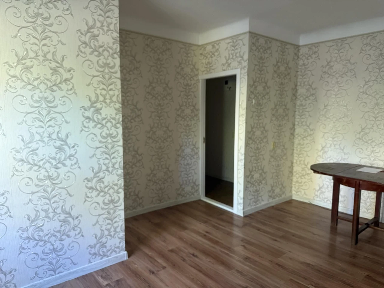2 room apartment, near center, St. Tikhogo