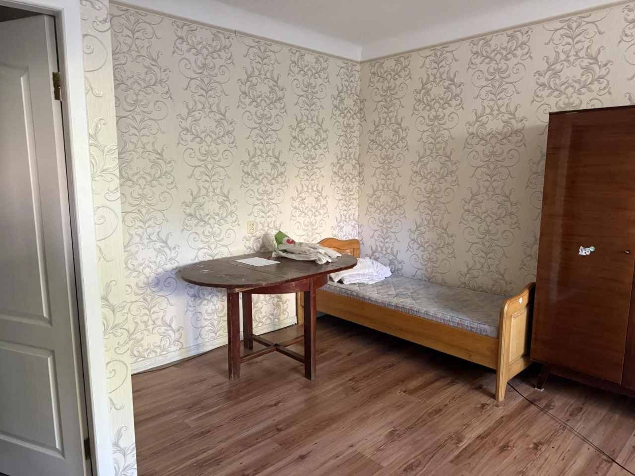 2 room apartment, near center, St. Tikhogo