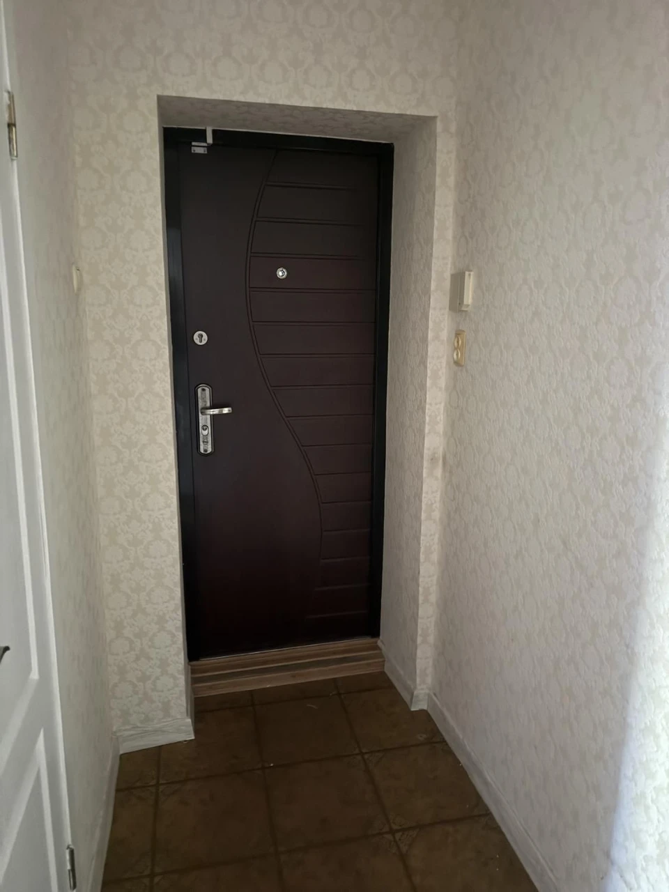 2 room apartment, near center, St. Tikhogo