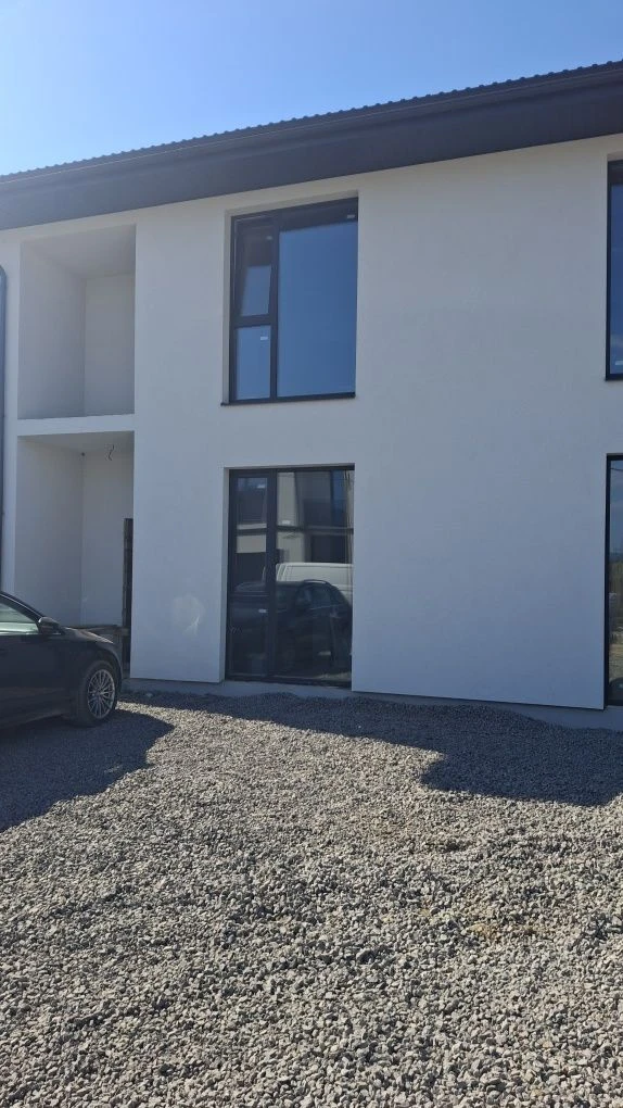 For sale townhouse under renovation in a good location