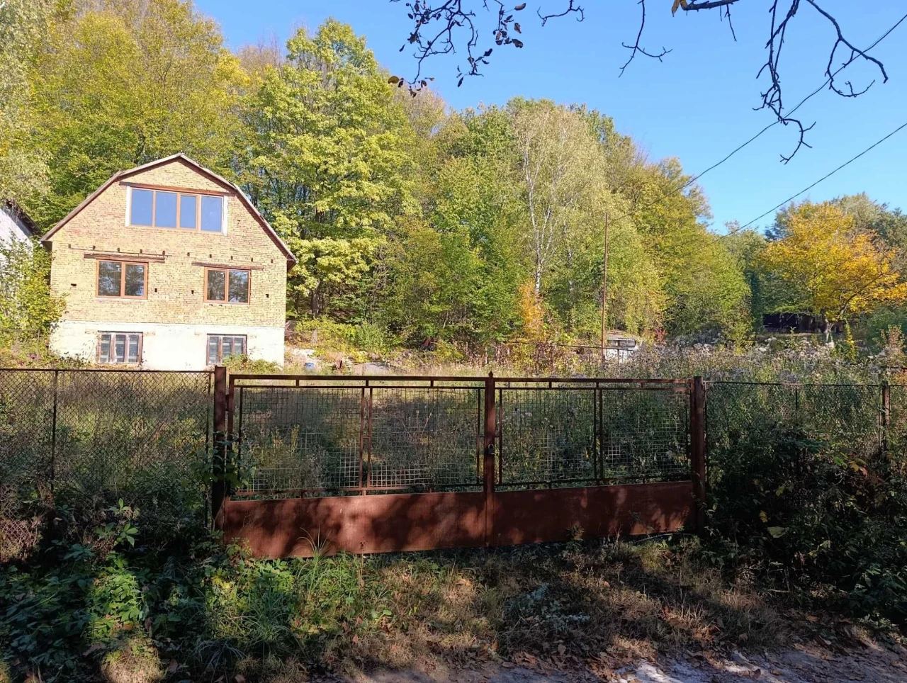 Sale of a country house 165 sq.m. with a plot of 6.5 acres in