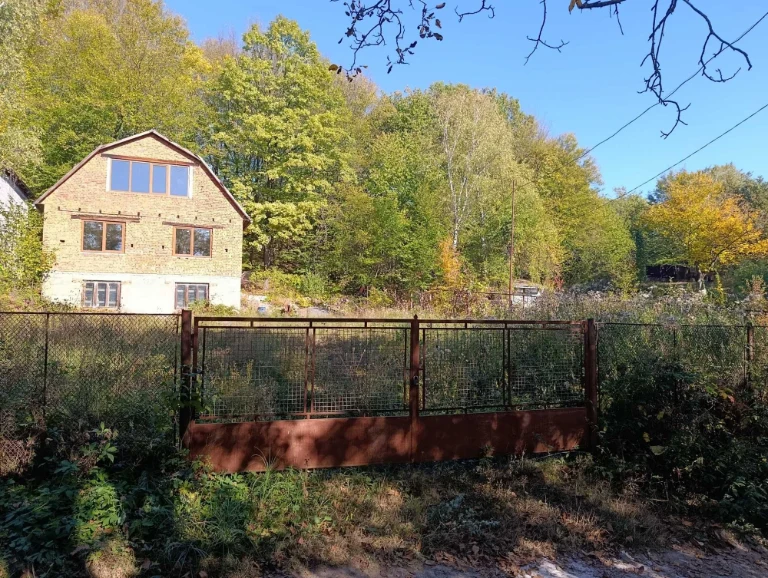 Sale of a country house 165 sq.m. with a plot of 6.5 acres in