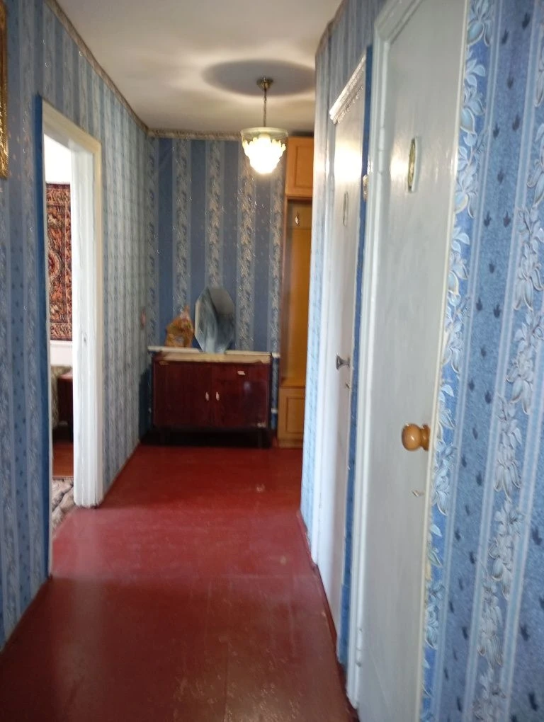 Selling a 2-room apartment in the village of Chorniavka. Owner.