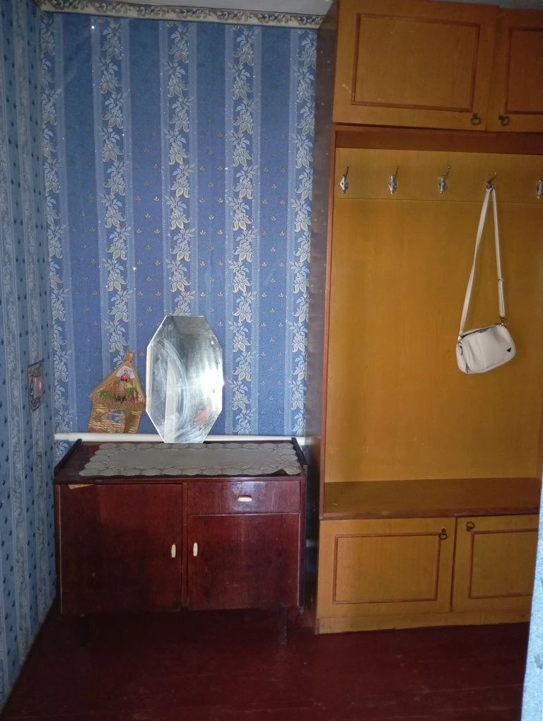 Selling a 2-room apartment in the village of Chorniavka. Owner.