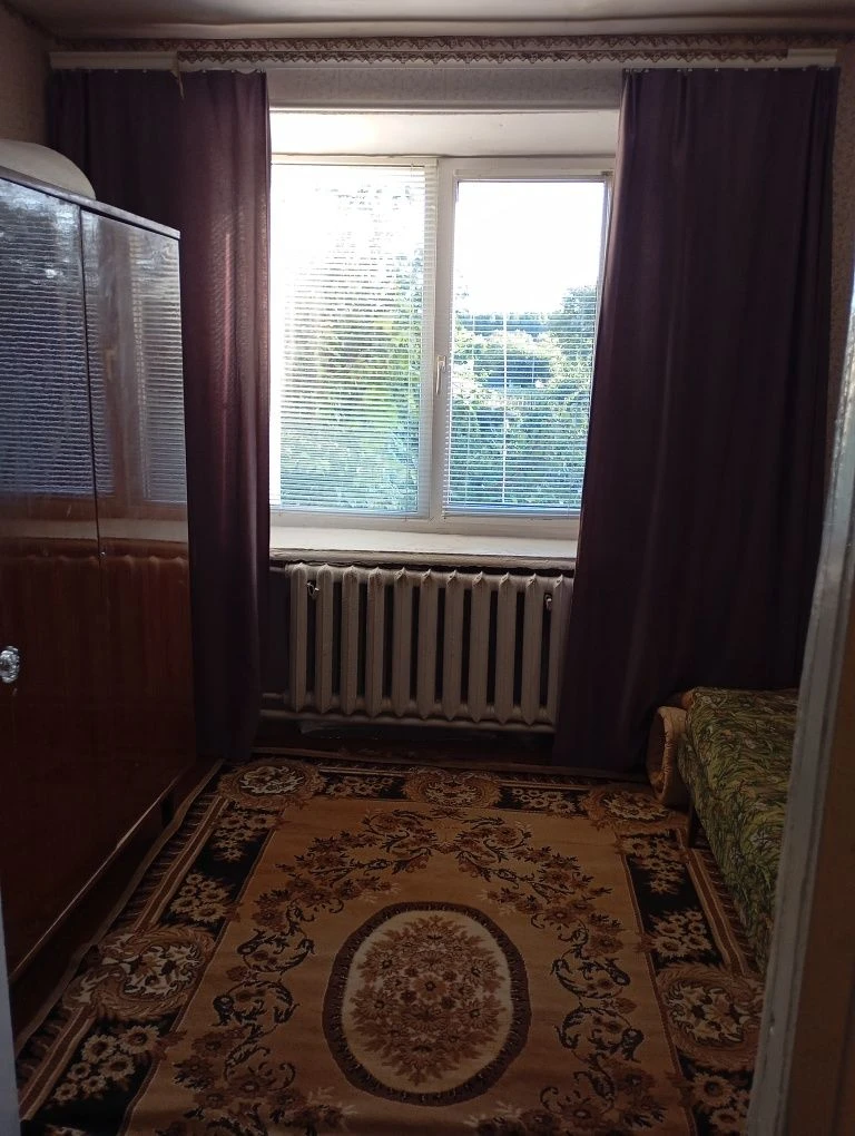 Selling a 2-room apartment in the village of Chorniavka. Owner.