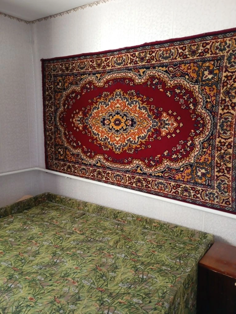 Selling a 2-room apartment in the village of Chorniavka. Owner.