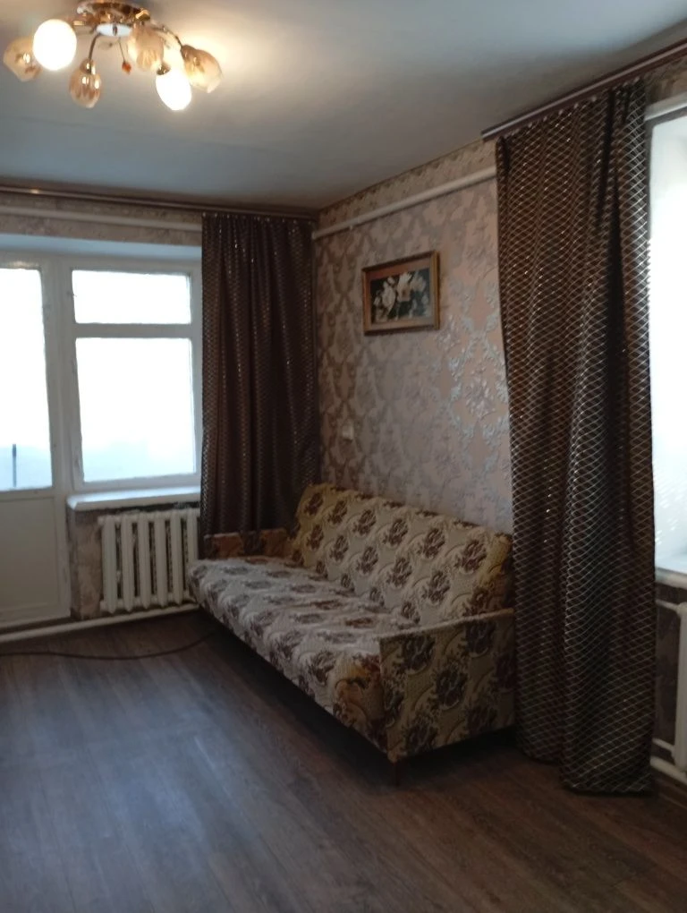 Selling a 2-room apartment in the village of Chorniavka. Owner.