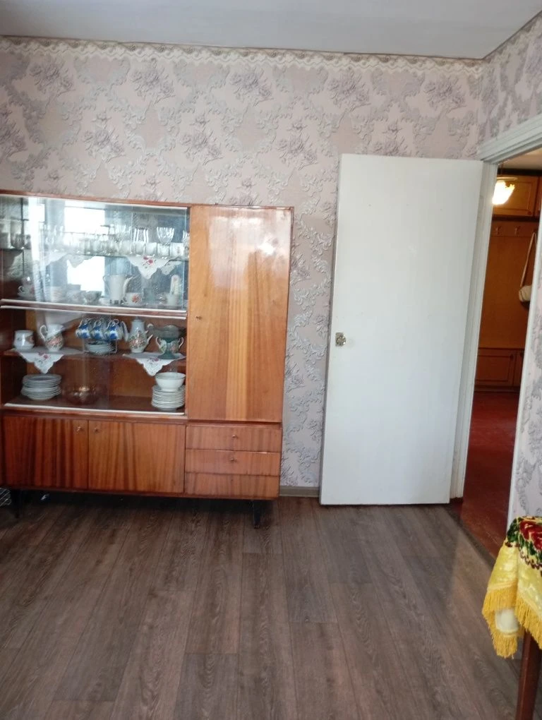 Selling a 2-room apartment in the village of Chorniavka. Owner.