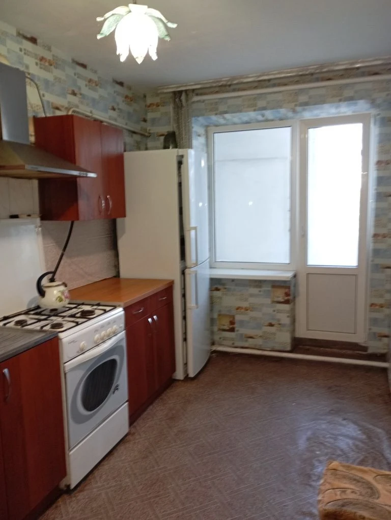 Selling a 2-room apartment in the village of Chorniavka. Owner.