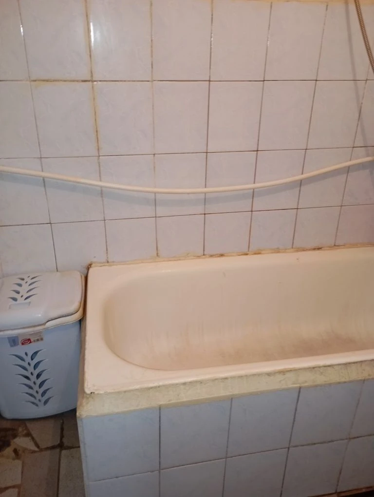 Selling a 2-room apartment in the village of Chorniavka. Owner.