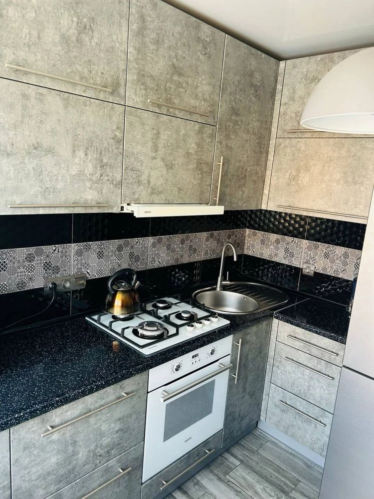 For sale TWO-ROOM apartment with completely new renovation, area