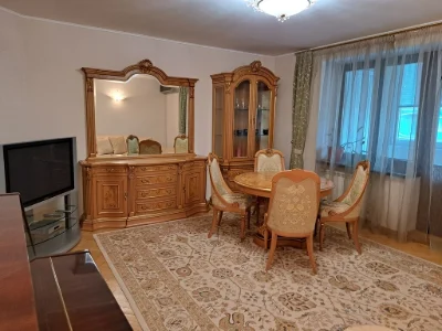 Rent a spacious 4-bedroom apartment (75 sq.m) in Kyiv, Pechersky district