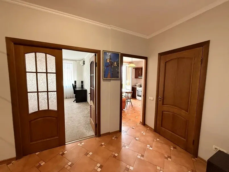 For rent, one-bedroom apartment (54 sq m) in Kyiv, Darnysh district