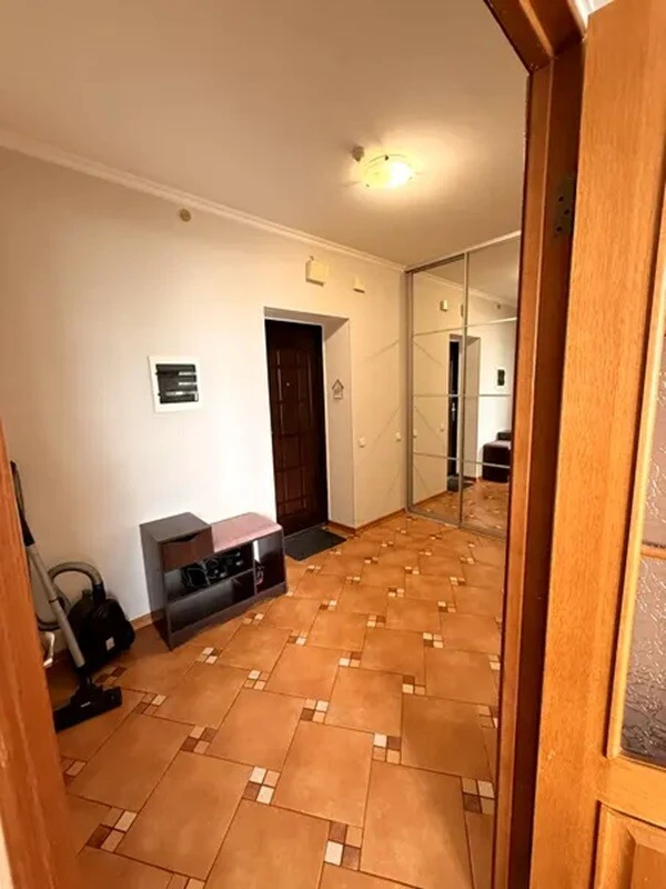 For rent, one-bedroom apartment (54 sq m) in Kyiv, Darnysh district