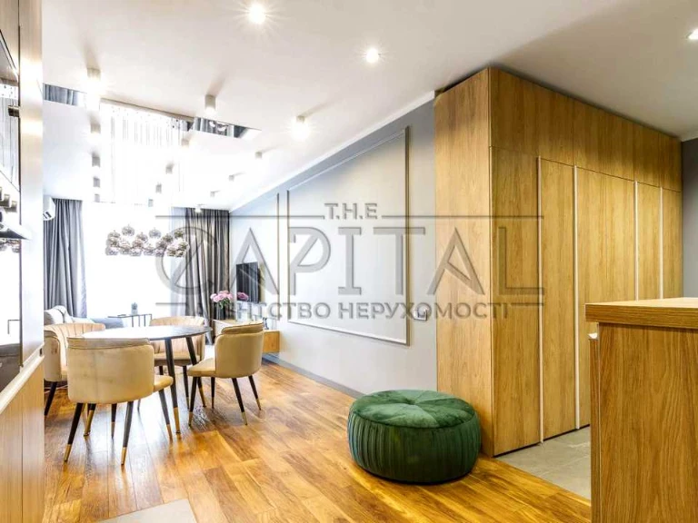 Apartment. Kyiv, Zarychna St.