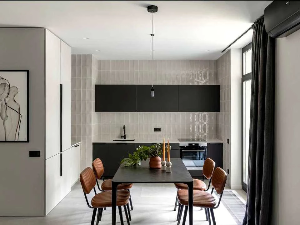 Apartment. Kyiv, Naberezhno-Ribalska Street, St.