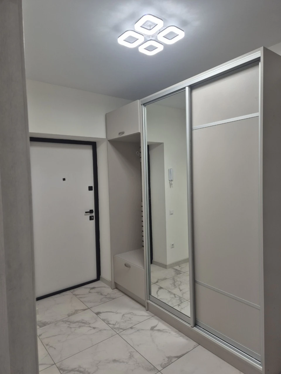Apartment for sale FROM THE OWNER in a new building St. Mir