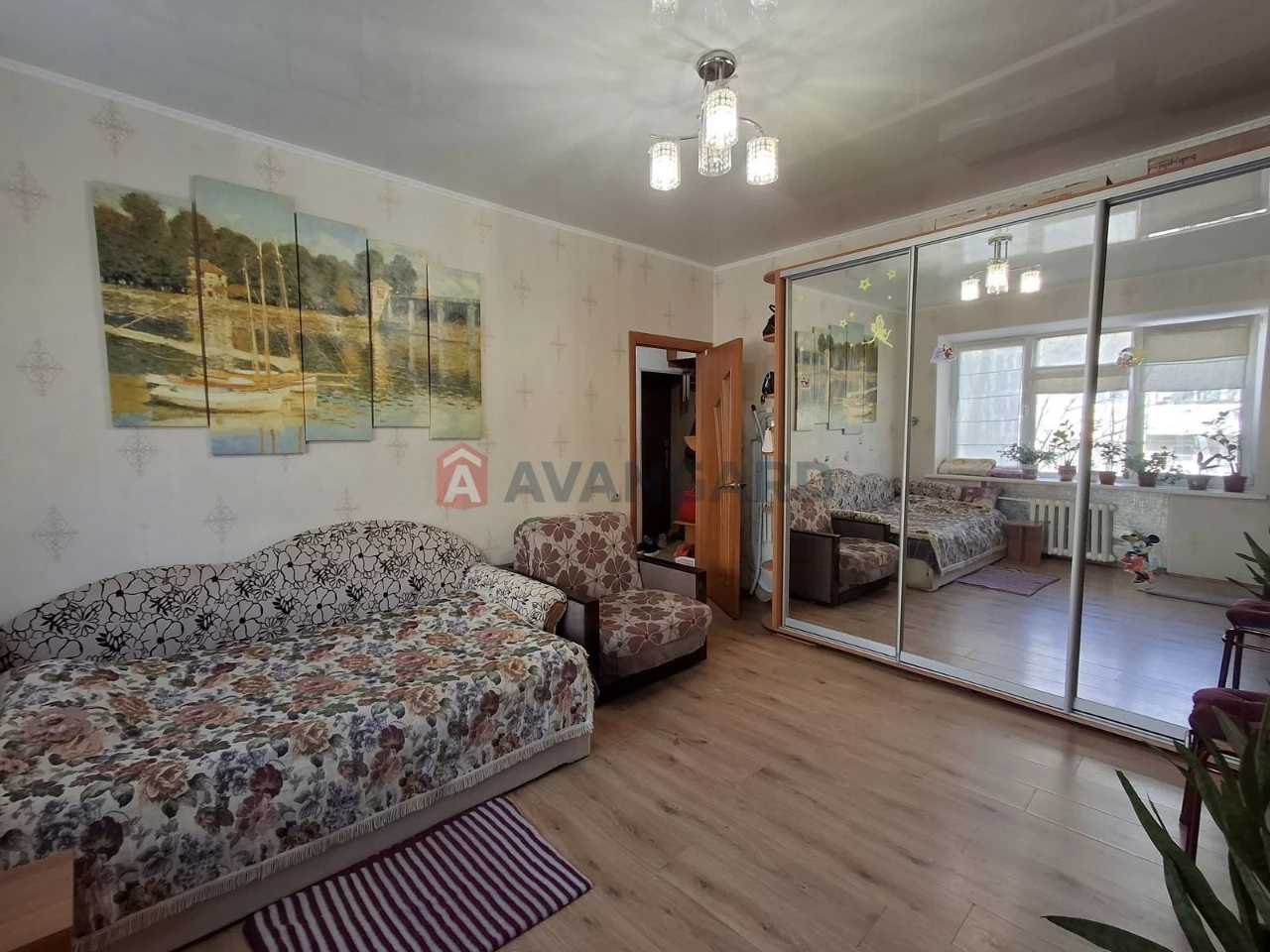 2-room apartment for sale. Universytetskaya 80.