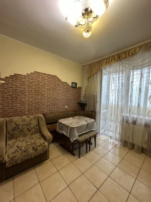 Продаж 3-кімнатної квартири 79.4 м.кв., вул. Глинянський Тра