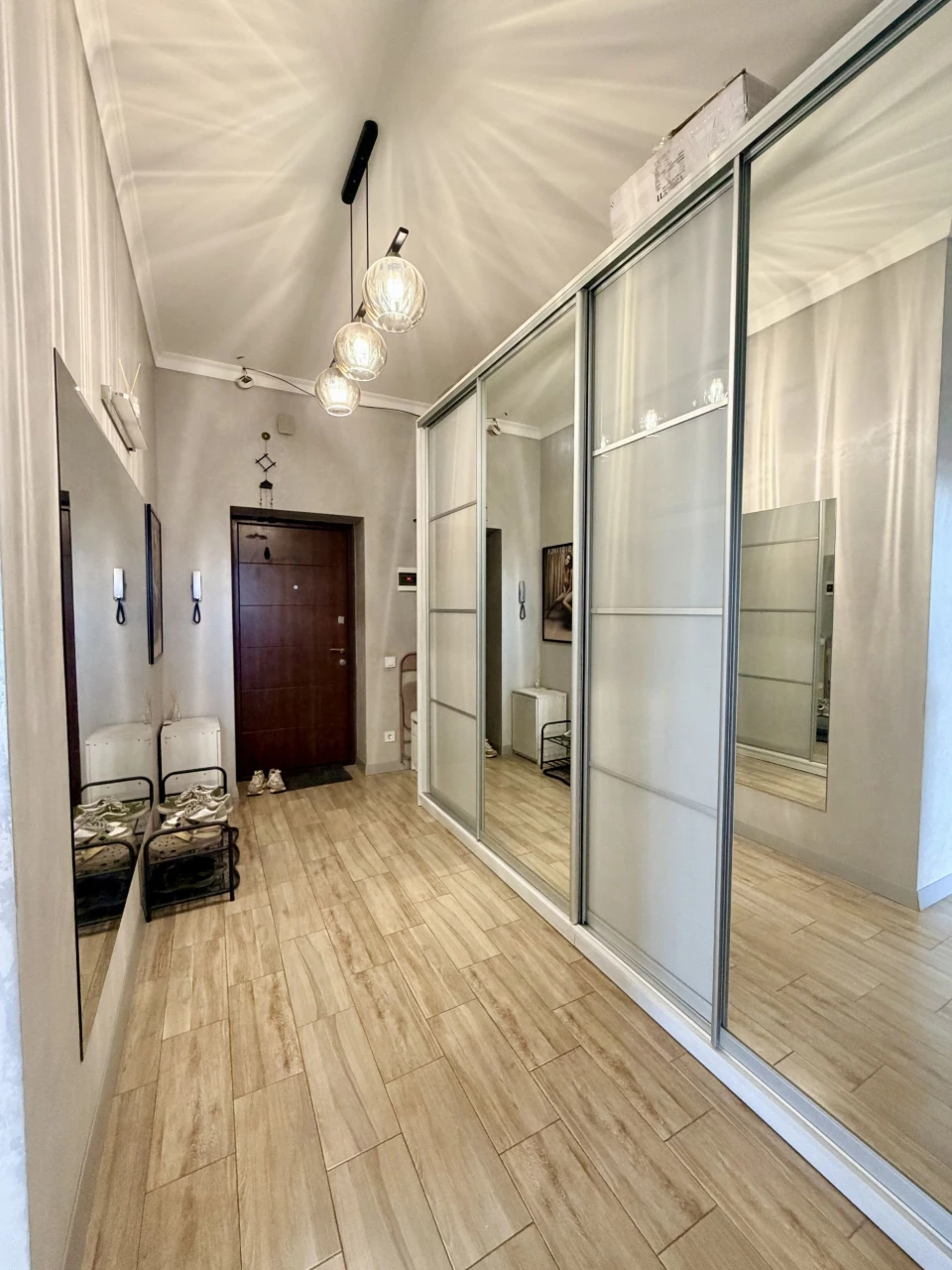Продажа 2-комнатной квартиры 73.7 м.кв., проспект Тракторостроителей