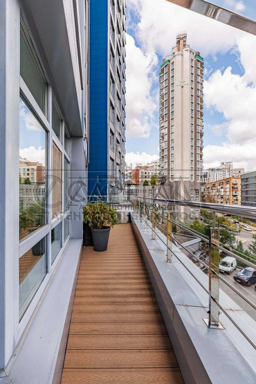 Продажа квартиры с ремонтом ЖК Central Park 78м2 центр Печерск