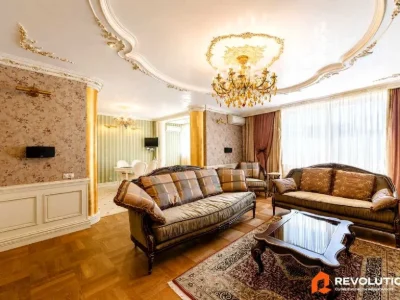 Квартира. Киев, Раиси Окипной ул.