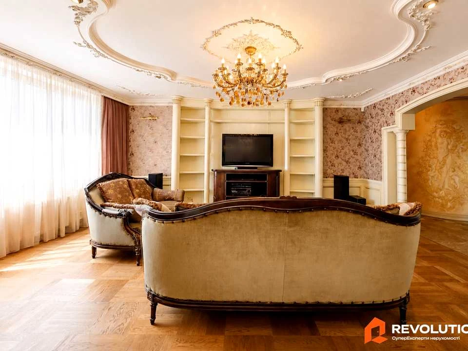 Квартира. Киев, Раиси Окипной ул.
