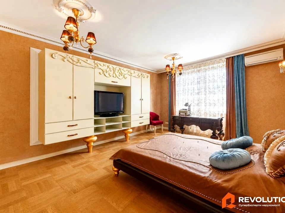 Квартира. Киев, Раиси Окипной ул.