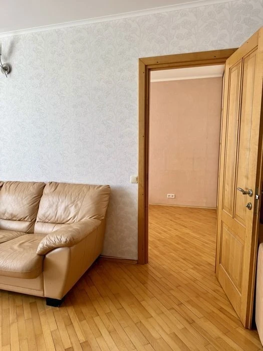 Продажа: Трехкомнатная квартира в центре Киева/ул. Ильенко 6